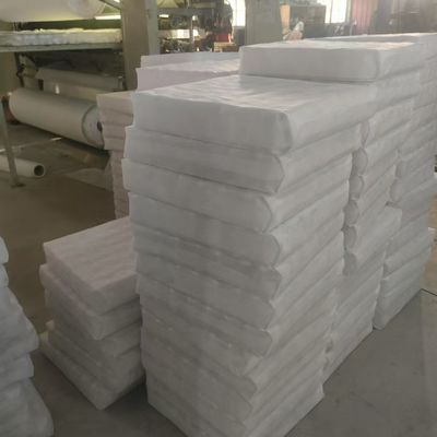 Günstiger Preis 20*20*4 Zoll Sofakissen mit Taschenfederkern für die Sofaproduktion