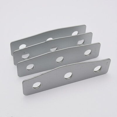 Kundenspezifischer 5-Loch-Halbkunststoff-beschichteter, verzinkter Sofafederclip für Möbelbeschläge