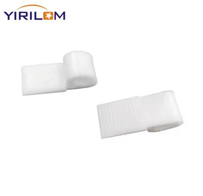 Guter Preis PE-Material Kunststoff-Flügelclip für Sofa-Flügel 45,6 mm Länge 18,5 mm Breite Online